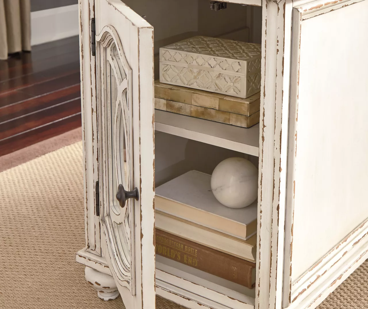 Realyn White & Brown Two-Tone Chairside End Table 6 Realyn White & Brown Two-Tone Chairside End Table - Image 6